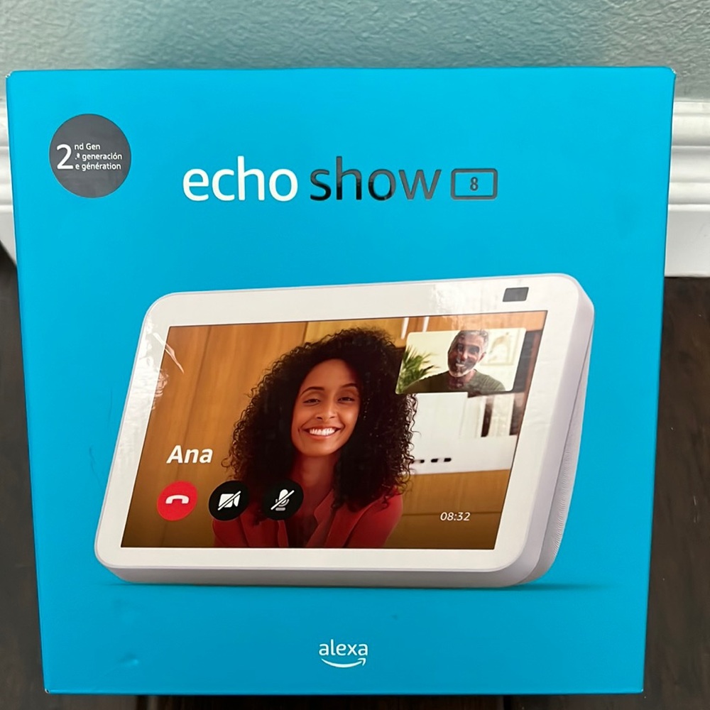 NWT AMAZON Echo Show 8 2nd Gen, 2021 | HD smart display with Alexa 13 MP camera